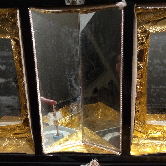 ❤️Vintage large Japanese painted jewelry music box - Picture 9 of 17